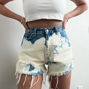 BLEACH DYED DENIM SHORTS
